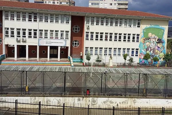 Şehit Üsteğmen Konuralp Özcan Ortaokulu - Resim 2