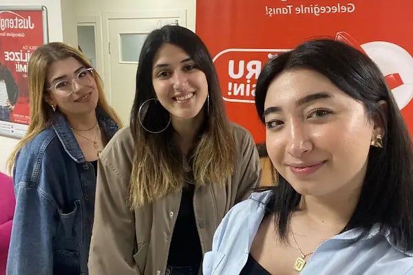 Just English Dil Okulları - İngilizce Kursu İzmir-Karşıyaka - Resim 13