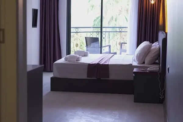 Karikatur Bi Hotel - Resim 9