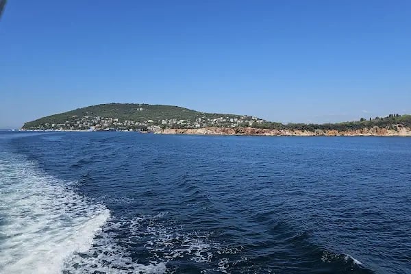 Heybeliada Pazar Meydanı - Resim 13