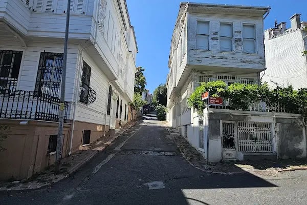 Heybeliada Pazar Meydanı - Resim 11