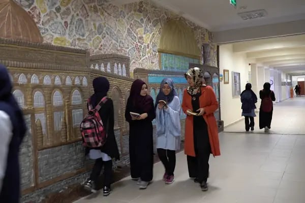 Ankara Kız Anadolu İmam Hatip Lisesi Fen ve Sosyal Bilimler Proje Okulu - Resim 18