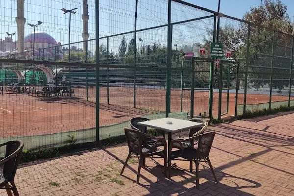 Çukurova Tenis Kortları ve Cafe - Resim 4