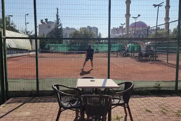 Çukurova Tenis Kortları ve Cafe - Resim 18