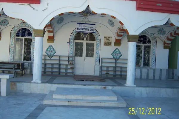 Hürriyet Mahallesi Cami - Resim 7