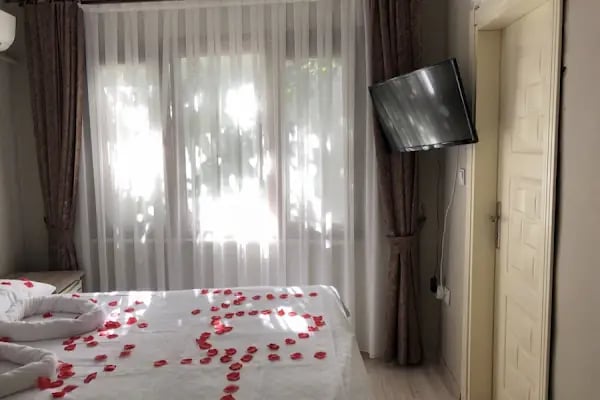 İRİS BUTİK OTEL BÜYÜKADA - Resim 7
