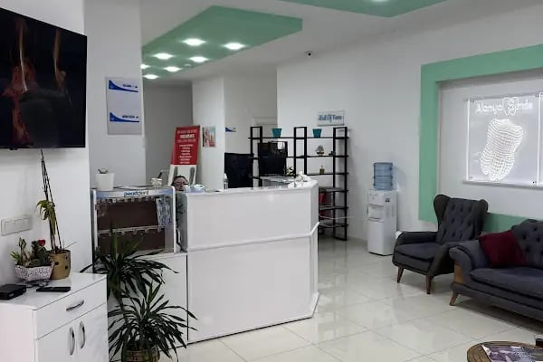 Alanya OvaDent Dental Clinic - Resim 1