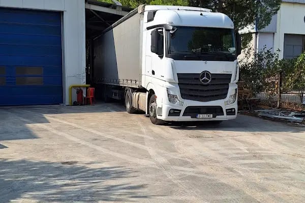 UND İZMİR TIR PARKI - Resim 4