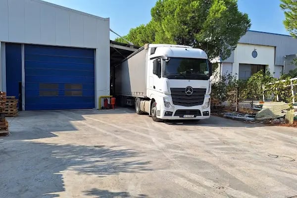 UND İZMİR TIR PARKI - Resim 18