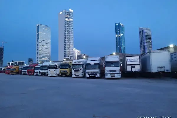 UND İZMİR TIR PARKI - Resim 1