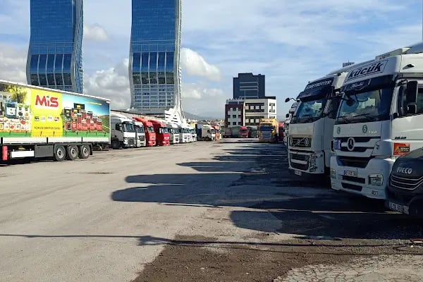 UND İZMİR TIR PARKI - Resim 2