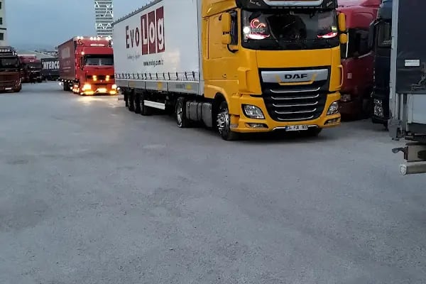 UND İZMİR TIR PARKI - Resim 3