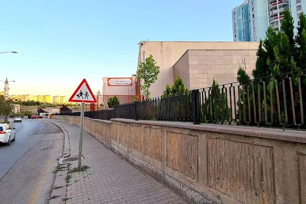 Nuri Pakdil Anadolu Lisesi - Resim 6