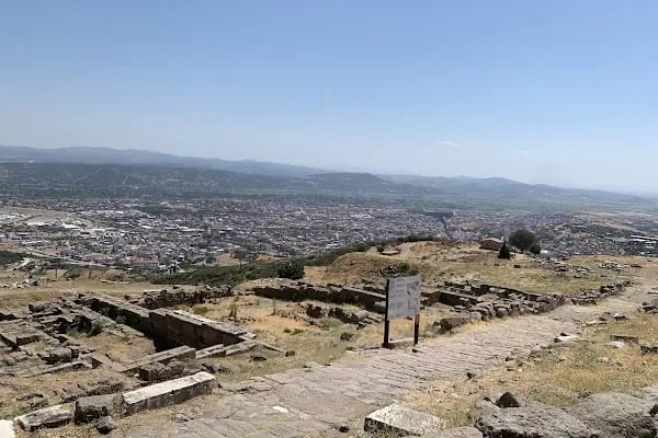 Pergamon acropolis cafe - Resim 12