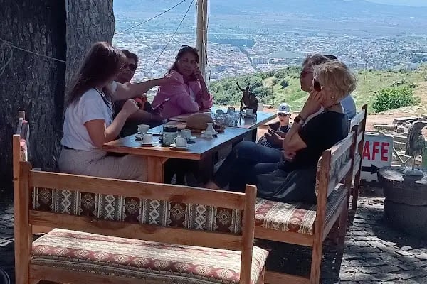 Pergamon acropolis cafe - Resim 1