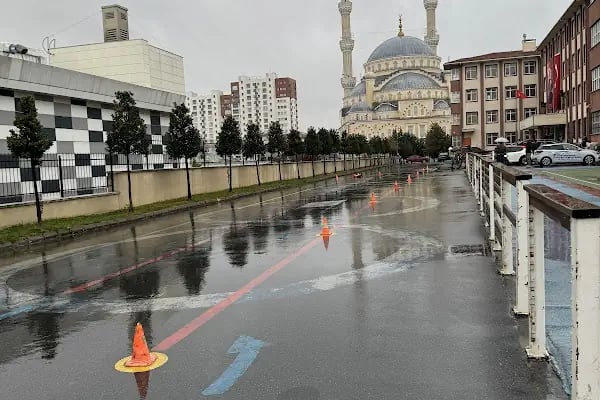 Fenerbahçe Sürücü Kursu Güngören Şubesi - Resim 3