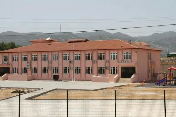 Karataş İlkokulu - Resim 2