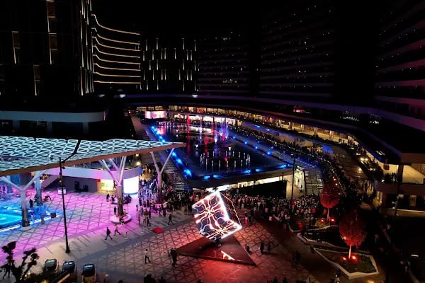 Downtown Yaşam ve Eğlence Merkezi - Resim 1