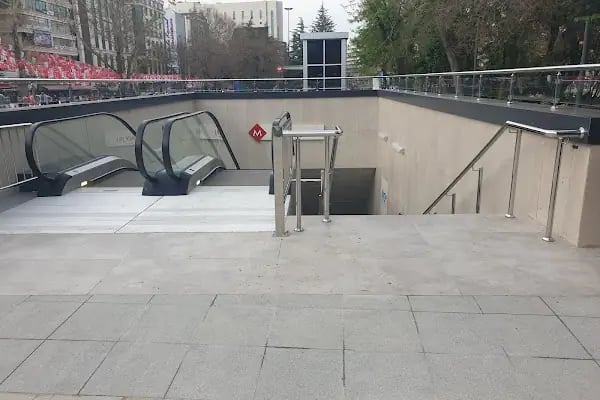 Kızılay-Keçiören Metro İstasyonu - Resim 5
