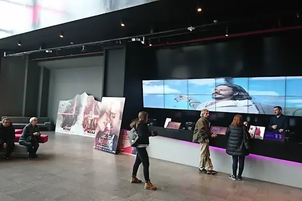 ANKAFLİX 2 (Mithatpaşa Şb.) Kızılay Vip Sinema & Playstation Kafe - Resim 11