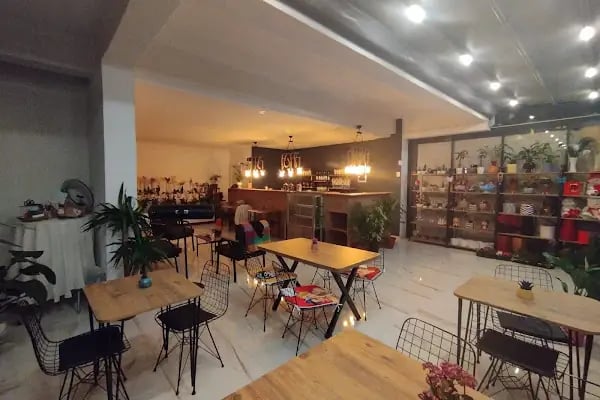 Flower Cafe House Kelebeğin Çiçek Evi - Resim 4