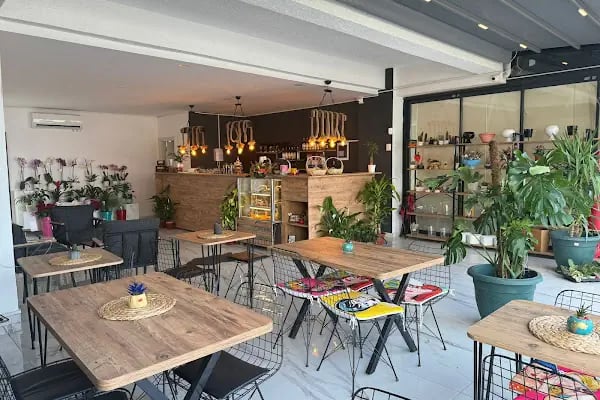 Flower Cafe House Kelebeğin Çiçek Evi - Resim 14