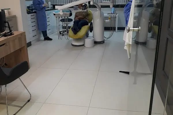 Adalya Ağız ve Diş Sağlığı Polikliniği (Dental Implants, Veneers, Crowns Clinic in Antalya, Turkey) - Resim 10
