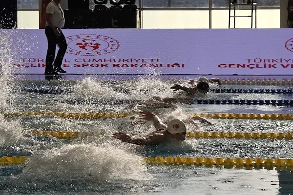 Antalya Olimpik Yüzme Havuzu - Resim 2