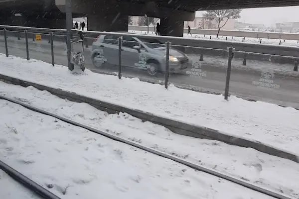 Tramvay Selçuklu Belediyesi Durağı - Resim 9