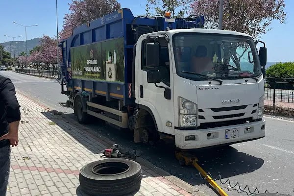 Özkarav Oto Lastik - Alanya 7/24 Yol Yardım - Oto Lastik Alanya - Resim 11