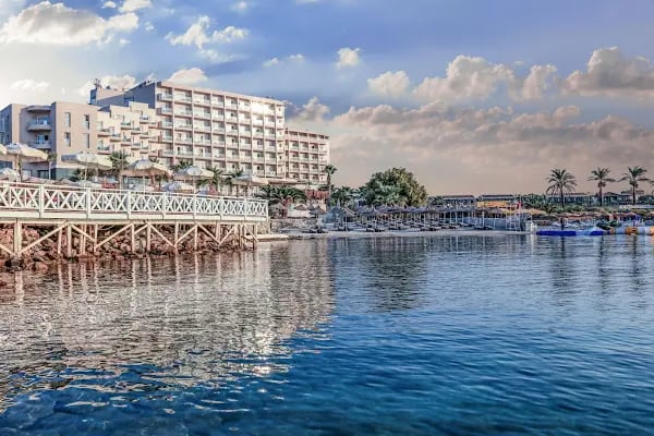 Design Plus Seya Beach Hotel - Resim 1