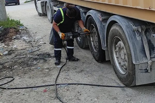Oto Lastik Yol Yardım - Resim 4