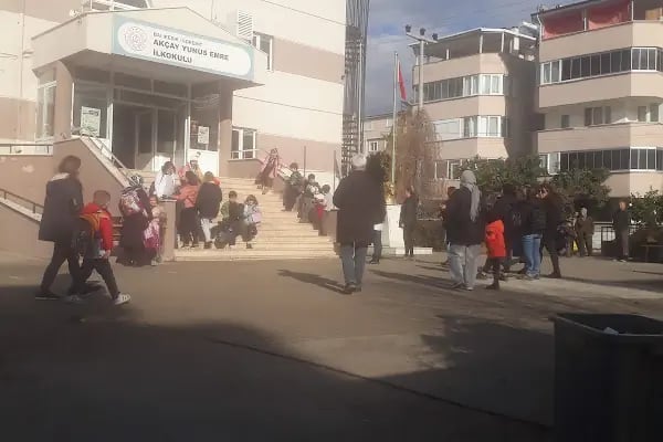 Yunus Emre Ortaokulu - Resim 2