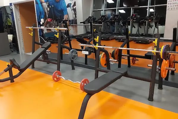 Fatih Belediyesi Yedikule Yüzme Havuzu ve Spor Kompleksi - Resim 19