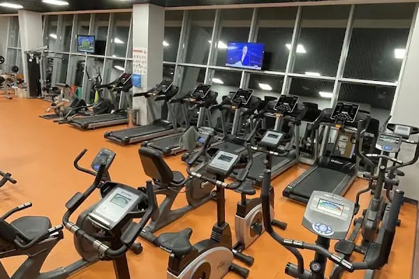 Fatih Belediyesi Yedikule Yüzme Havuzu ve Spor Kompleksi - Resim 2
