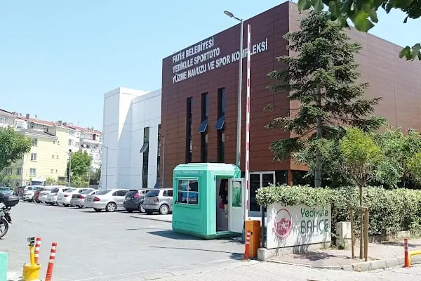 Fatih Belediyesi Yedikule Yüzme Havuzu ve Spor Kompleksi - Resim 3