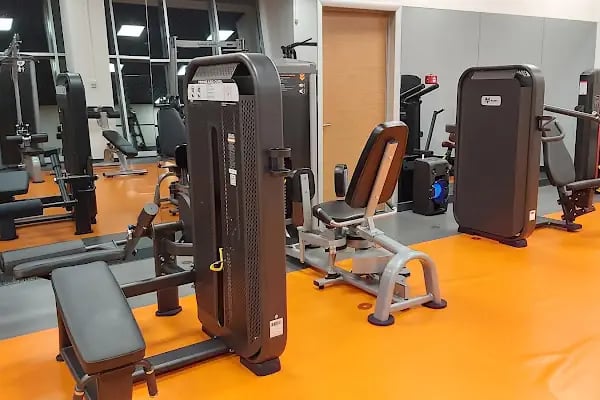 Fatih Belediyesi Yedikule Yüzme Havuzu ve Spor Kompleksi - Resim 15
