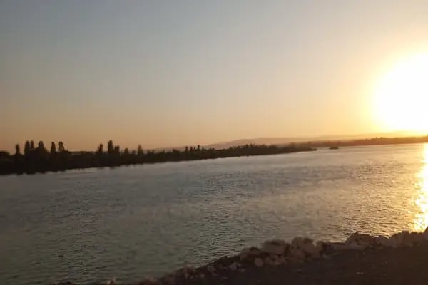 Fırat Nehri Kıyısı - Resim 1