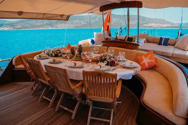 Captain Bodrum - Bodrum Rent a Boat and Hire Yacht Company - Resim 12