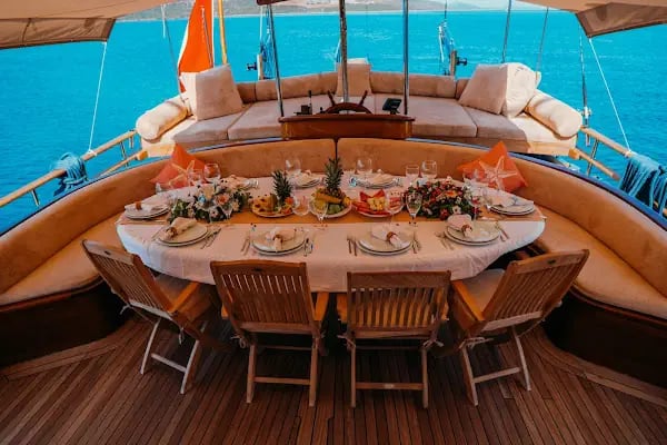 Captain Bodrum - Bodrum Rent a Boat and Hire Yacht Company - Resim 3