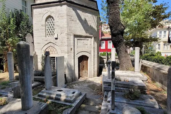 Hubbi Hatun Türbesi - Resim 2