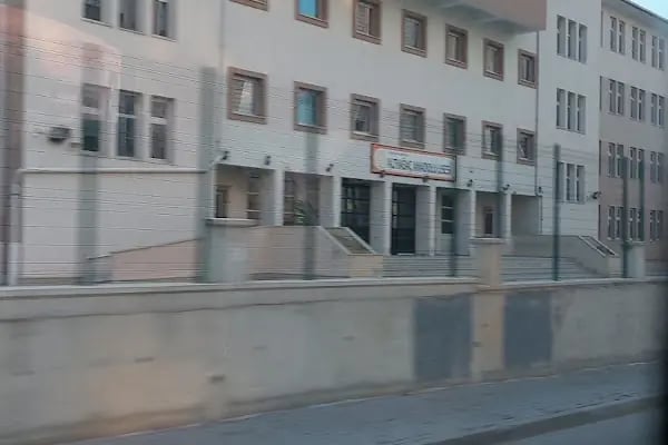 ALTIAĞAÇ ANADOLU LİSESİ - Resim 3