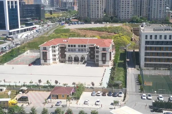 İstanbul Ataşehir Kız Anadolu İmam Hatip Lisesi - Resim 2