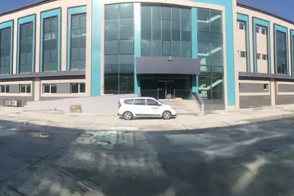 DeFacto E-Ticaret Deposu - Resim 1