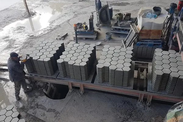 SINIR BETON İNŞAAT MADENCİLİK NAKLİYAT SANAYİİ VE TİCARET LİMİTED ŞİRKETİ - Resim 14