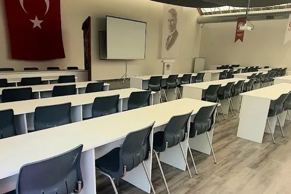 İstanbul Rumeli Üniversitesi Kadıköy Uygulama ve Araştırma Yerleşkesi - Resim 17