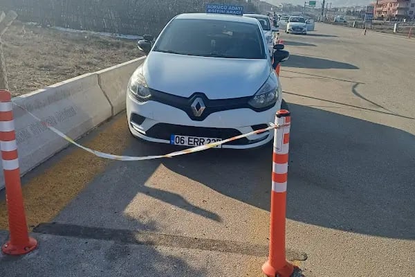 GENCERLER SÜRÜCÜ KURSU - Resim 2