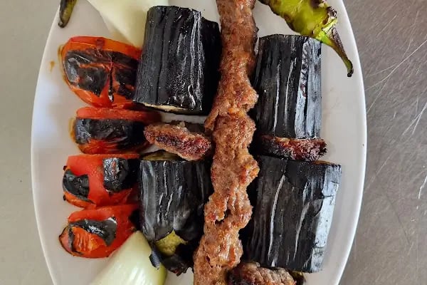 Gülhan Kebap ve Döner Evi - Resim 19