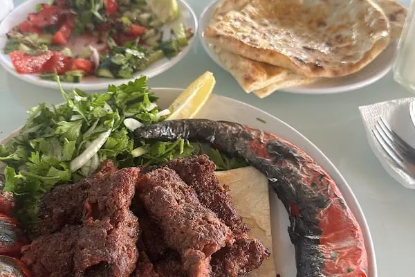 Gülhan Kebap ve Döner Evi - Resim 11