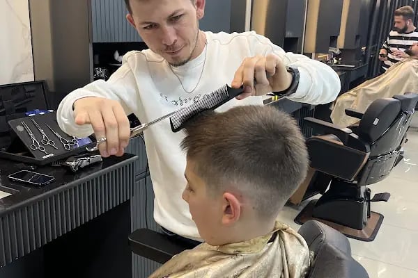 Mehmet Çağdaş Hair Artist - Şemikler - Denizli Erkek Kuaförü - Resim 2
